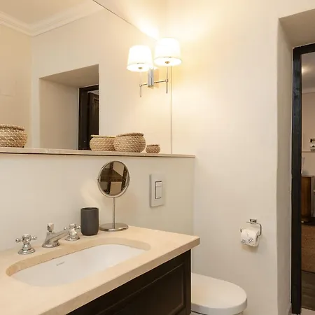 Apartment Moderno, Con Spazio Esterno Privato *