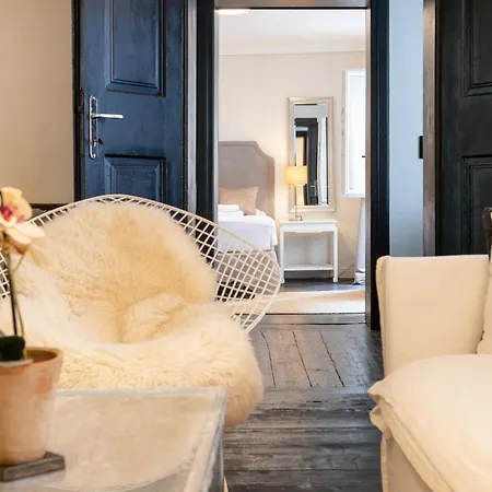 Apartment Capitolina4 - Con Spazio Esterno Privato - Naonbnb Triest
