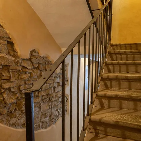 Moderno, Con Spazio Esterno Privato *